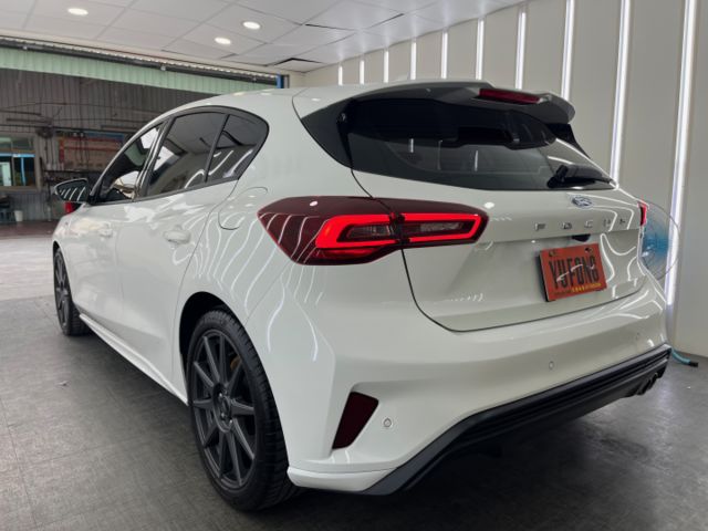 玉豐汽車✦Focus ST-Line Vignale 里程僅跑2萬 全車原鈑件 B&O音響.主動轉向頭燈.L2跟車  第4張相片