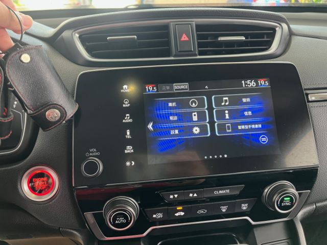 影片賞車✦CRV 5.5代 VTi-S 里程跑8萬 全車原鈑件 LED頭燈.電尾門.無線充電.雙區恆溫.衛星導航  第16張相片