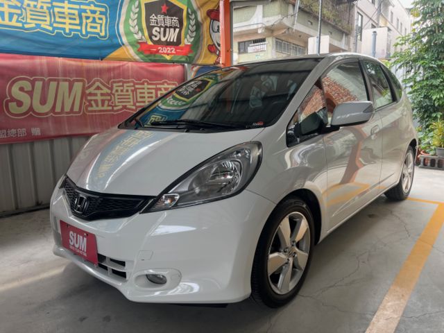 影片賞車✦FIT 最頂級Vtis 里程僅跑15萬 全車原鈑件 升級大螢幕安卓 方控.快撥.導航.倒車影像.定速  第2張相片