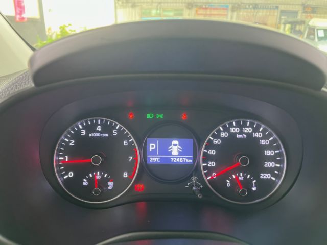 影片賞車✦Picanto X-Line版 里程僅跑7萬多 全車原鈑件 7安.LED晝行燈.免鑰匙.定速.倒車影像.煞停  第14張相片