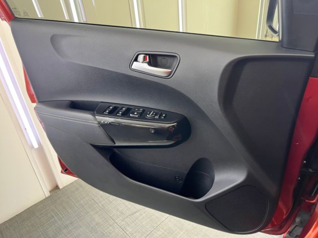影片賞車✦Picanto X-Line版 里程僅跑3萬多 全車原鈑件 7安.LED晝行燈.免鑰匙.定速.倒車影像.盲點  第6張相片