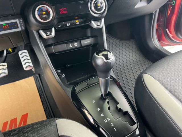 影片賞車✦Picanto X-Line版 里程僅跑3萬多 全車原鈑件 7安.LED晝行燈.免鑰匙.定速.倒車影像.盲點  第18張相片