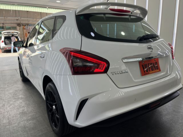 影片賞車✦Tiida J 市場稀有 里程僅跑5萬 全車原鈑件 升級大螢幕安卓.電子後視鏡.盲點.Car Play.免鑰匙  第4張相片