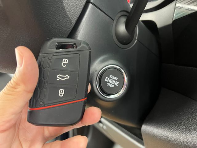 玉豐汽車✦ KODIAQ 2.0 TSI 4WD 尊榮版 新車保固 豪華七人座 原廠保養紀錄 原鈑件 第三方認證鑑定  第14張相片