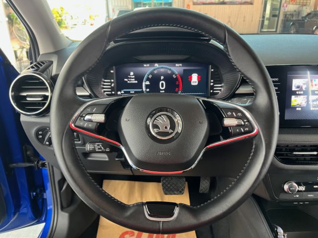 影片賞車✦Fabia 1.0T 里程僅跑5萬 全車原鈑件 全車LED.免鑰匙.數位儀表.ACC跟車.Car Play  第13張相片