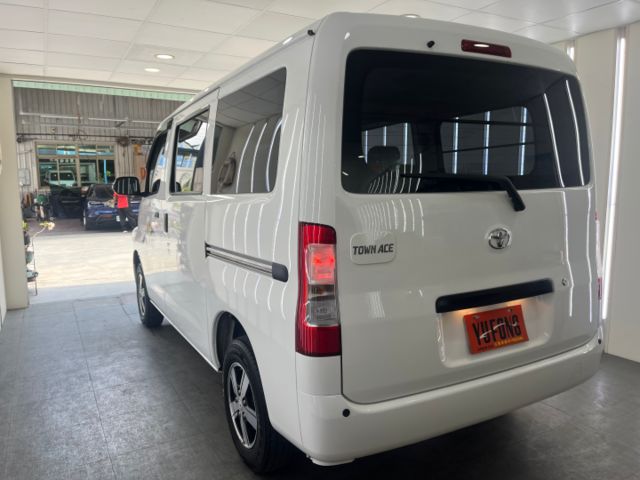 影片賞車✦Town Ace 自排 有TSS最頂級 里程僅跑5萬 全車原鈑件 原廠新車保固中  第5張相片