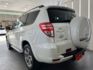 影片賞車✦ RAV4 頂級G版2WD 里程僅跑19萬 HID大燈.電動椅.天窗.定速.雙區恆溫.前後雷達.衛星導航.藍芽  第4張縮圖