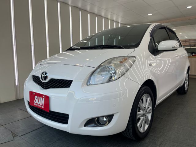 影片賞車✦小鴨 頂級G版 里程僅跑7萬 挑戰全網最低！全車原鈑件 恆溫.方控.皮椅.鋁圈.前雷達.電動後視鏡收納  第2張相片