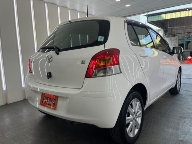 影片賞車✦小鴨 頂級G版 里程僅跑7萬 挑戰全網最低！全車原鈑件 恆溫.方控.皮椅.鋁圈.前雷達.電動後視鏡收納  第4張相片