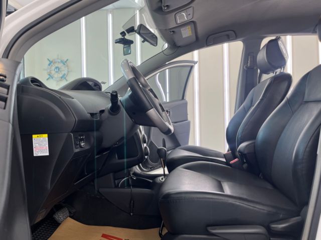影片賞車✦小鴨 頂級G版 里程僅跑7萬 挑戰全網最低！全車原鈑件 恆溫.方控.皮椅.鋁圈.前雷達.電動後視鏡收納  第8張相片