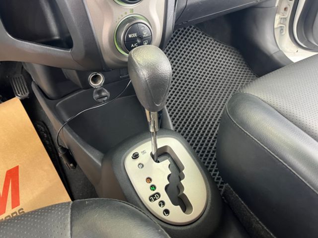 影片賞車✦小鴨 頂級G版 里程僅跑7萬 挑戰全網最低！全車原鈑件 恆溫.方控.皮椅.鋁圈.前雷達.電動後視鏡收納  第17張相片
