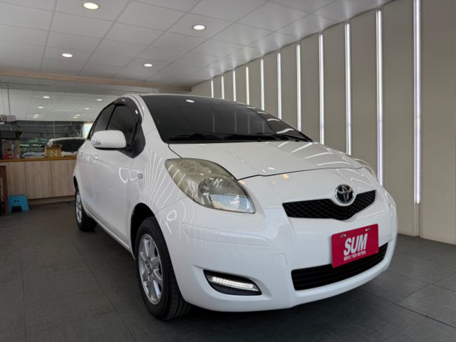 影片賞車✦小鴨鴨 里程僅跑9萬 挑戰全網最低！全車原鈑件 皮椅.鋁圈.藍芽.倒車影像.電動後視鏡  第3張相片