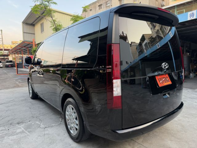 整備中敬請期待✦Staria 八人座 GLD-C 里程僅跑3萬多 全車原鈑件 駕駛座電動椅.雙電滑門.ACC跟車  第4張相片