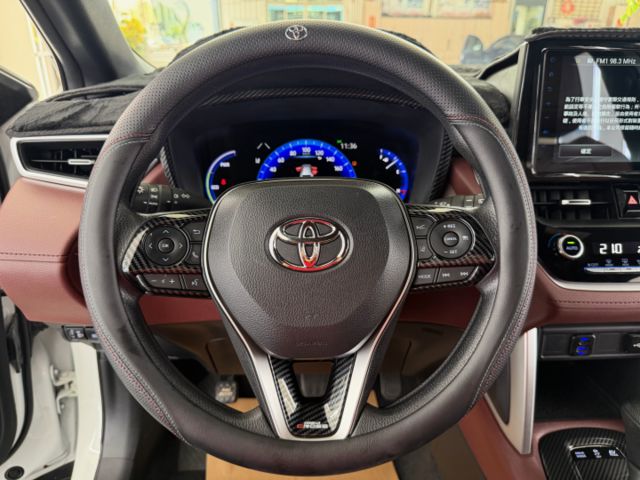 影片賞車✦CC油電 里程跑2萬9 全車原鈑件 升級原廠精裝套件買到賺到！ 導航.倒車影像.後廂LED.抬頭顯示幕.前雷達  第10張相片