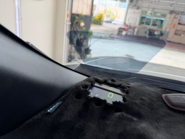 影片賞車✦CC油電 里程跑2萬9 全車原鈑件 升級原廠精裝套件買到賺到！ 導航.倒車影像.後廂LED.抬頭顯示幕.前雷達  第12張相片