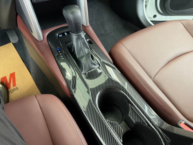 影片賞車✦CC油電 里程跑2萬9 全車原鈑件 升級原廠精裝套件買到賺到！ 導航.倒車影像.後廂LED.抬頭顯示幕.前雷達  第17張相片