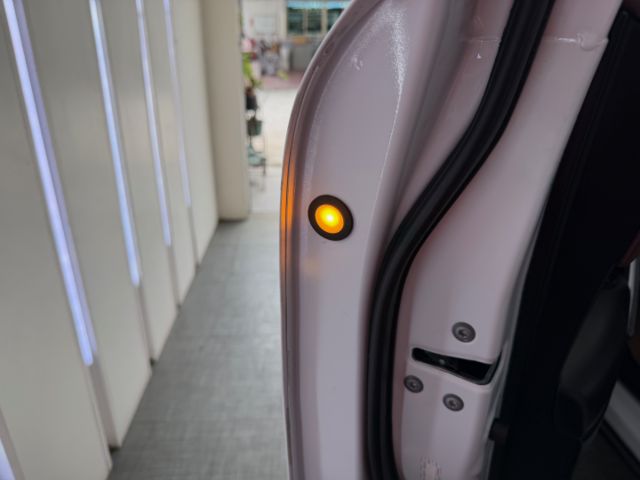 影片賞車✦CC油電 里程跑2萬9 全車原鈑件 升級原廠精裝套件買到賺到！ 導航.倒車影像.後廂LED.抬頭顯示幕.前雷達  第18張相片