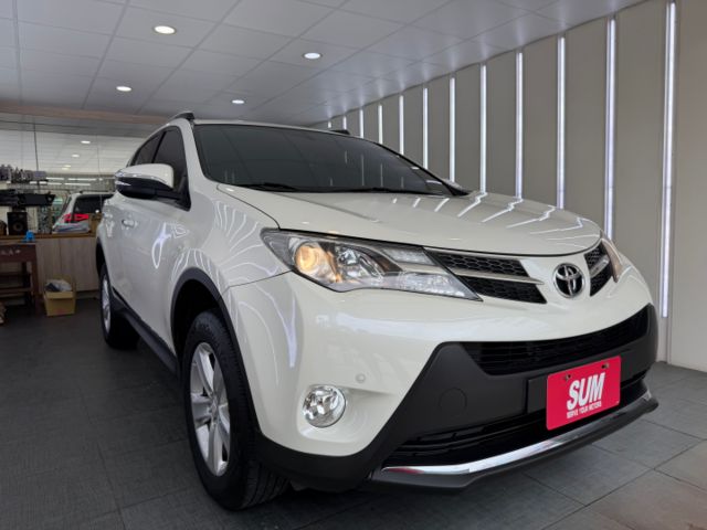 影片賞車✦RAV4 2.0 E Hi 版 里程僅跑11萬 全車原鈑件 升級大螢幕安卓 電動椅.定速.雙區恆溫.盲點  第2張相片