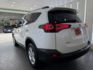 影片賞車✦RAV4 2.0 E Hi 版 里程僅跑11萬 全車原鈑件 升級大螢幕安卓 電動椅.定速.雙區恆溫.盲點  第4張縮圖
