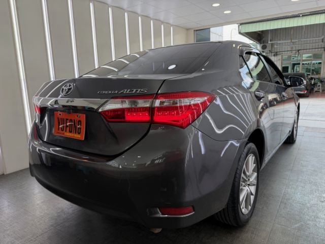 影片賞車✦ALTIS 全車原鈑件 方控.定速.恆溫.電動後視鏡收納.抬頭顯示幕 可全額貸零頭款  第4張相片