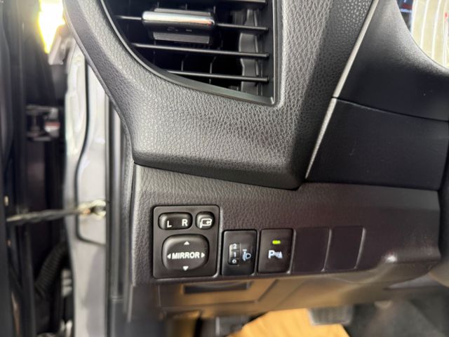 影片賞車✦ALTIS 全車原鈑件 方控.定速.恆溫.電動後視鏡收納.抬頭顯示幕 可全額貸零頭款  第18張相片