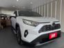 影片賞車✦RAV4 旗艦版 里程跑3萬 全車原鈑件 原廠精裝選配買到賺到 電動椅.環景.電尾門.衛星導航.電子後視鏡  第2張縮圖