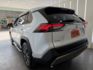 影片賞車✦RAV4 旗艦版 里程跑3萬 全車原鈑件 原廠精裝選配買到賺到 電動椅.環景.電尾門.衛星導航.電子後視鏡  第4張縮圖