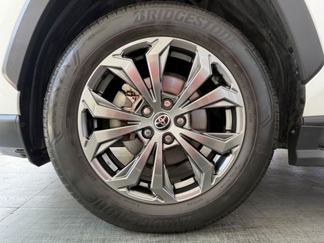 影片賞車✦RAV4 旗艦版 里程跑3萬 全車原鈑件 原廠精裝選配買到賺到 電動椅.環景.電尾門.衛星導航.電子後視鏡  第5張相片