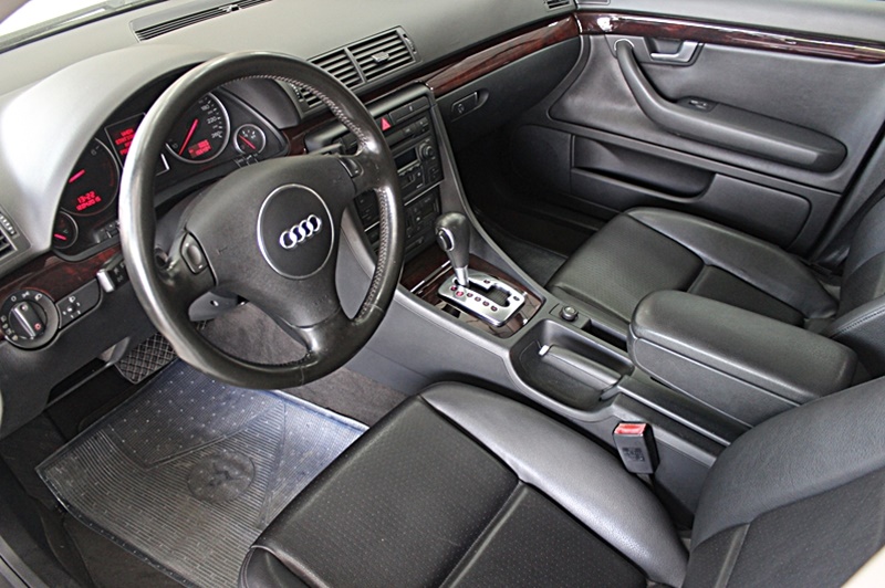 2004年 AUDI A4 2.0 優質進口代步車 里程跑少  第7張相片