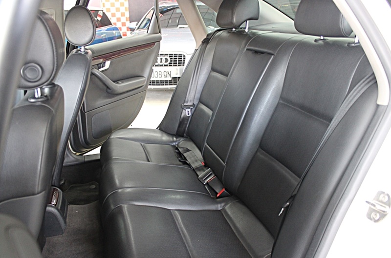 2004年 AUDI A4 2.0 優質進口代步車 里程跑少  第8張相片