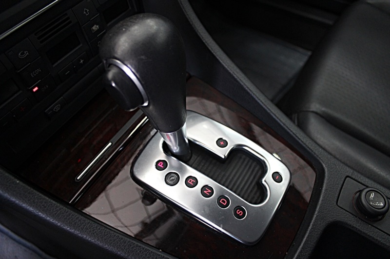 2004年 AUDI A4 2.0 優質進口代步車 里程跑少  第13張相片