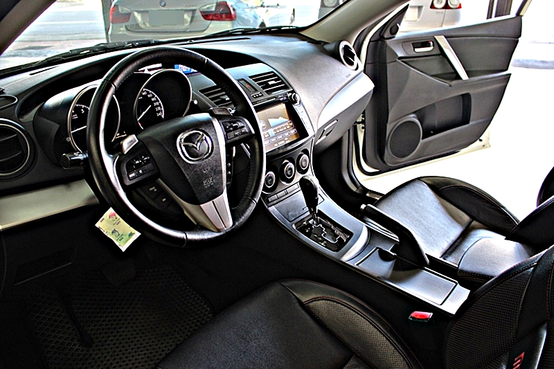 2012年 Mazda3 2.0 五門 全原廠 非改裝車 非惡操過車  第6張相片