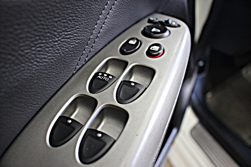 2009年 Honda K12 1.8 RR包  第15張相片