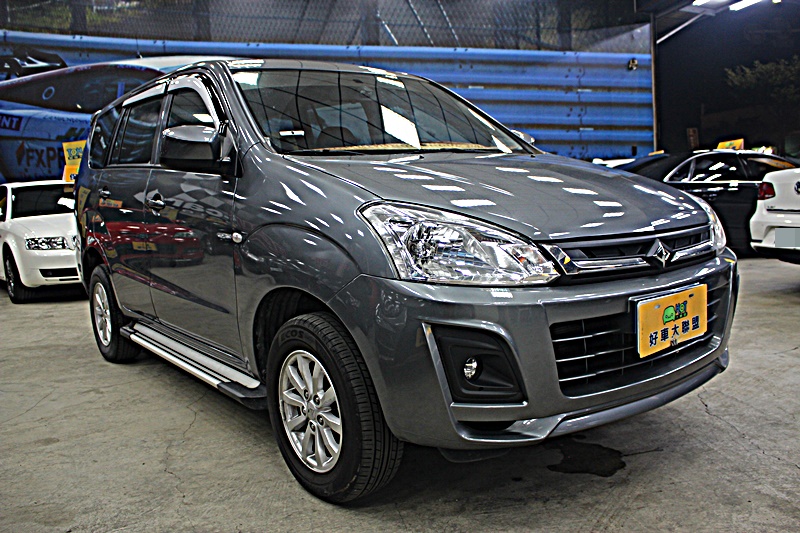 2015年 三菱 Zinger 2.4 最頂級 正一手車 里程實跑2萬多 原廠保養  第2張相片