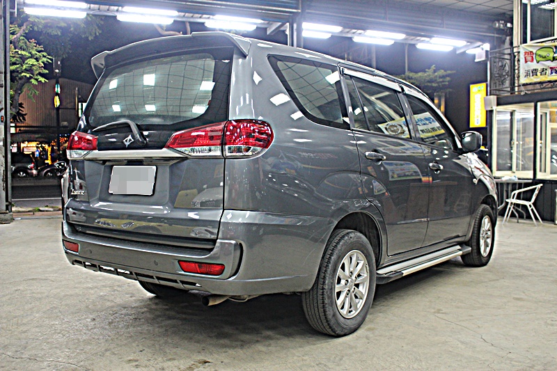 2015年 三菱 Zinger 2.4 最頂級 正一手車 里程實跑2萬多 原廠保養  第3張相片