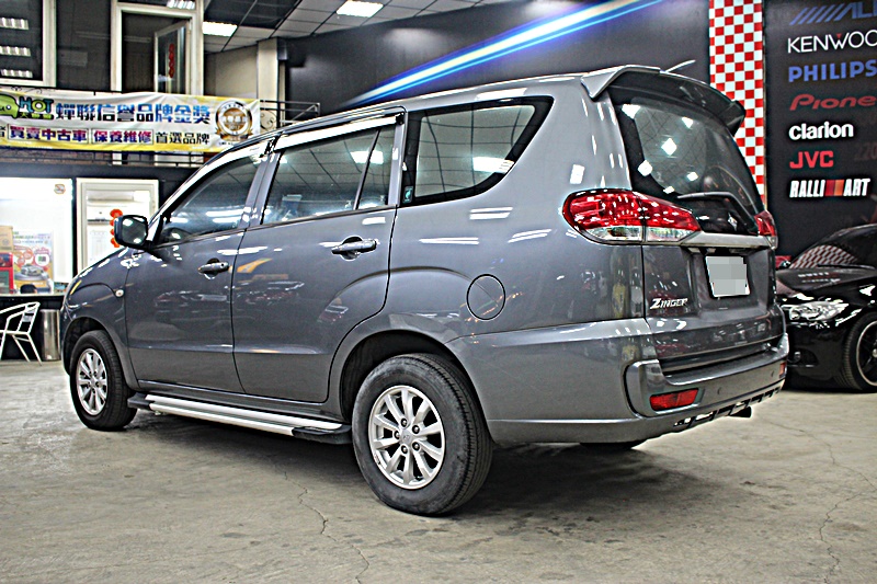 2015年 三菱 Zinger 2.4 最頂級 正一手車 里程實跑2萬多 原廠保養  第5張相片