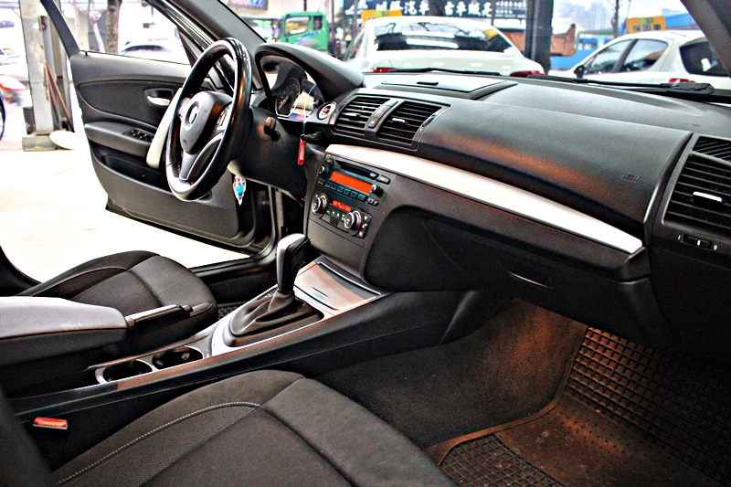 2007年 BMW E87 120I 選配天窗  第8張相片