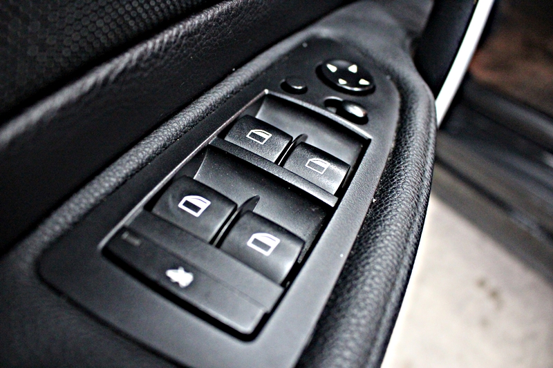 2007年 BMW E87 120I 選配天窗  第14張相片