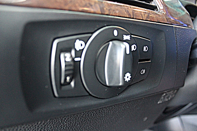 2005年 BMW E90 320 前車主正常使用正常保養 車況履約保證保固  第16張相片