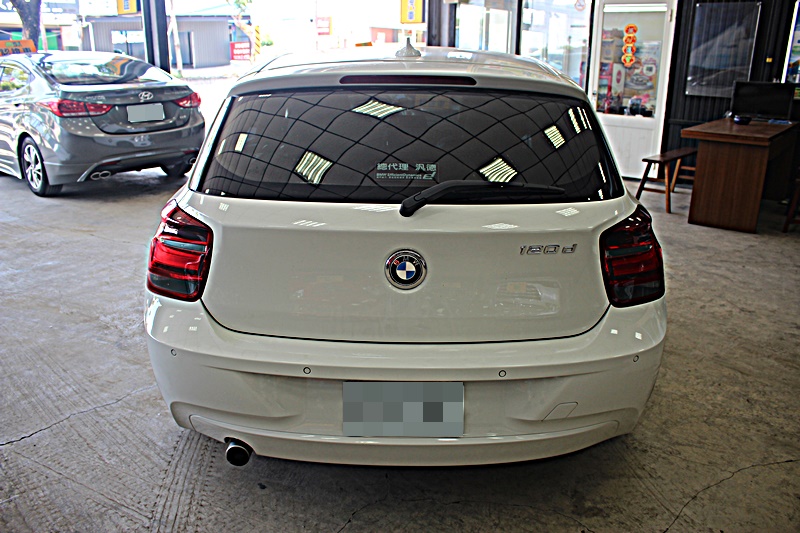 2012年式 BMW 120D 8速手自排 柴油渦輪增壓 省油 有力 又省稅金  第4張相片