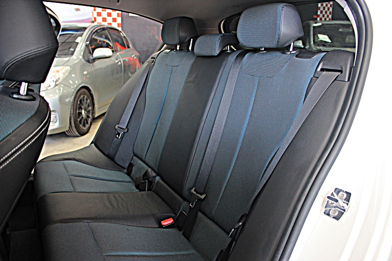 2012年式 BMW 120D 8速手自排 柴油渦輪增壓 省油 有力 又省稅金  第7張相片