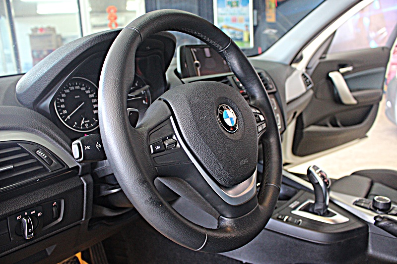 2012年式 BMW 120D 8速手自排 柴油渦輪增壓 省油 有力 又省稅金  第12張相片