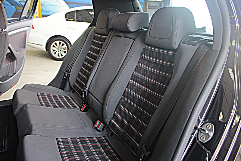 2006年 V.W Golf GTI 前車主超級無敵顧車~整台車漂亮到外面絕對找不到第二台  第7張相片