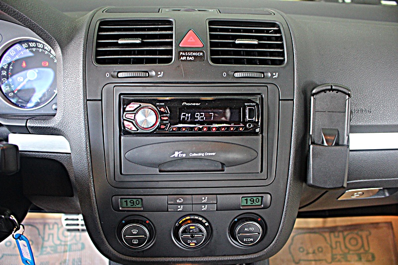 2006年 V.W Golf GTI 前車主超級無敵顧車~整台車漂亮到外面絕對找不到第二台  第16張相片