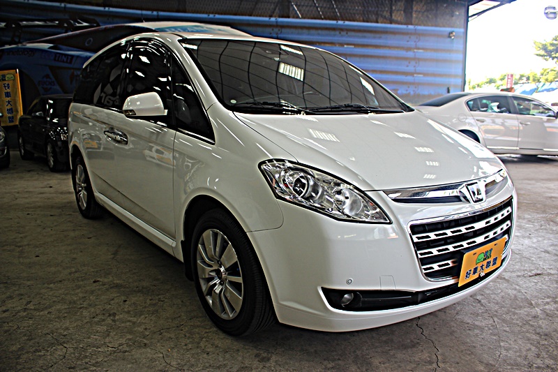 2010年 納智捷 MPV7 新車價110萬最頂級 正一手自用車 保證非租賃 非營業用車  第2張相片