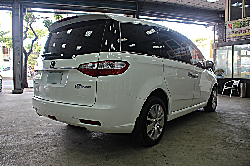 2010年 納智捷 MPV7 新車價110萬最頂級 正一手自用車 保證非租賃 非營業用車  第3張相片