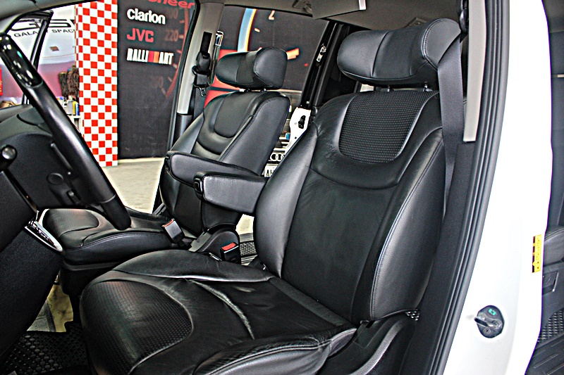 2010年 納智捷 MPV7 新車價110萬最頂級 正一手自用車 保證非租賃 非營業用車  第6張相片