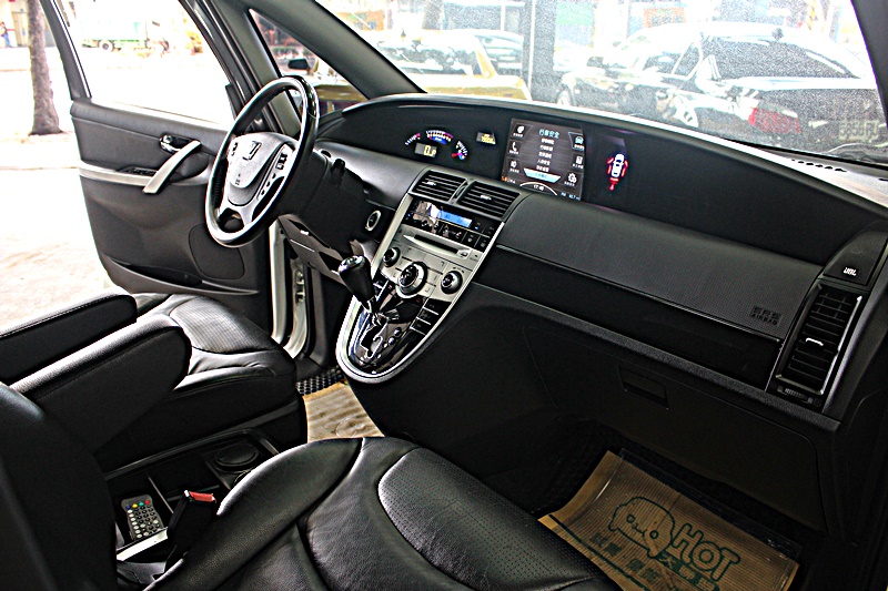 2010年 納智捷 MPV7 新車價110萬最頂級 正一手自用車 保證非租賃 非營業用車  第10張相片