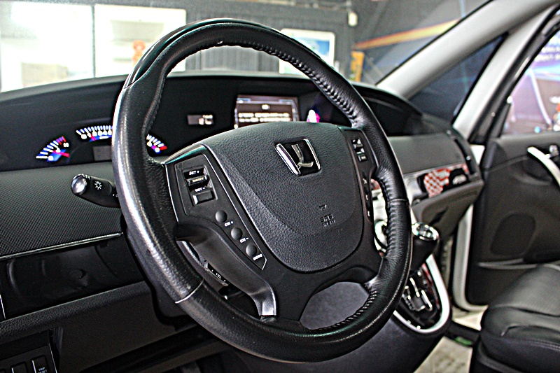 2010年 納智捷 MPV7 新車價110萬最頂級 正一手自用車 保證非租賃 非營業用車  第15張相片
