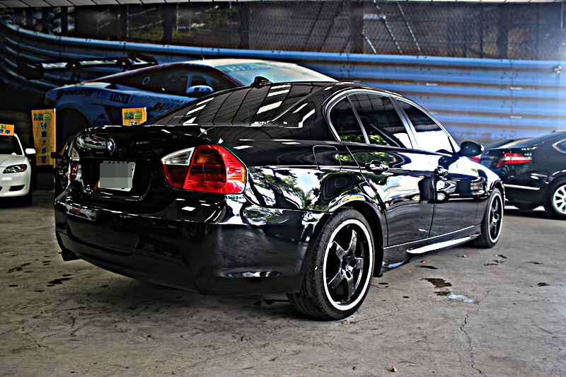 2006年 BMW E90 320I 全車M包 18吋正Hamann鋁圈  第3張相片
